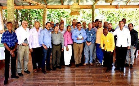 Agrónomos Salesianos reconocen trayectoria agrícola de Sánchez Roa