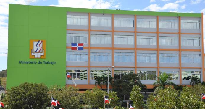 Ministerio de Trabajo reitera feriado por Día de la Independencia no se cambia