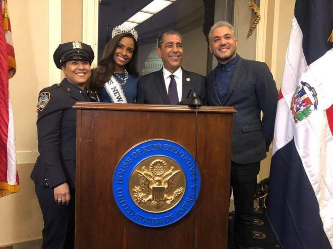 Con Guira y Tambora dominicanos encabezado por el Congresista Espaillat celebraron el mes de la Herencia en el congreso de los Estados Unidos. 