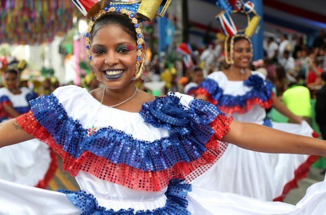 Miles de personas disfrutan del Desfile Nacional de Carnaval 2018 organizado por el Ministerio de Cultura