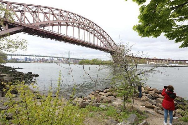 Cinco cadáveres sin identificar han salido a flote en aguas