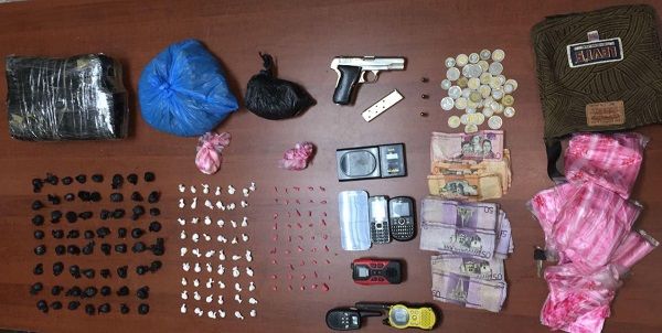 Policía Nacional a través de la DICAN apresa a cuatro personas con más de 4 mil gramos de diferentes tipos de drogas en 255 porciones durante  operativos en Santiago