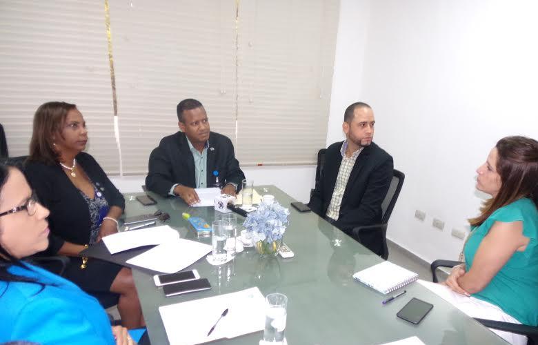 Agrimensores denuncian Comisión Titulación Terrenos asigna trabajos sin licitación