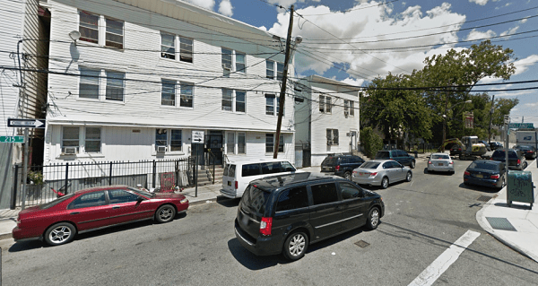Niño muere aplastado por mujer que se estacionaba en El Bronx