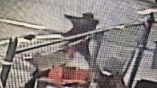 Hombre bipolar abatido por NYPD en Brooklyn con al menos 10 disparos