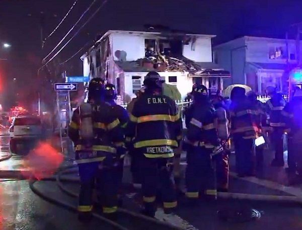 Mueren madre e hija en incendio de casa