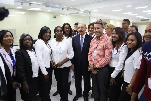 Danilo cumple compromiso; entrega nuevo Hospital Francisco Moscoso Puello