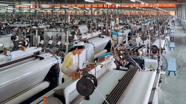 Crece el sector manufacturero chino, pero se contraen las exportaciones