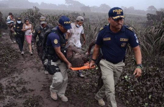 La violenta erupción del volcán de Fuego en Guatemala deja decenas de muertos