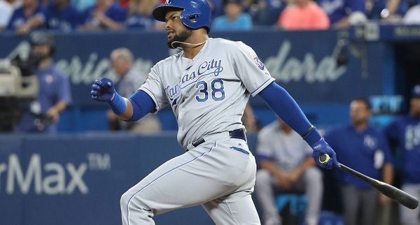 Jorge Bonifacio retorna a Kansas tras suspensión