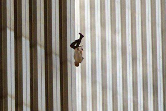 La verdad “oculta” detras de la foto del “hombre que cae” de las Torres Gemelas