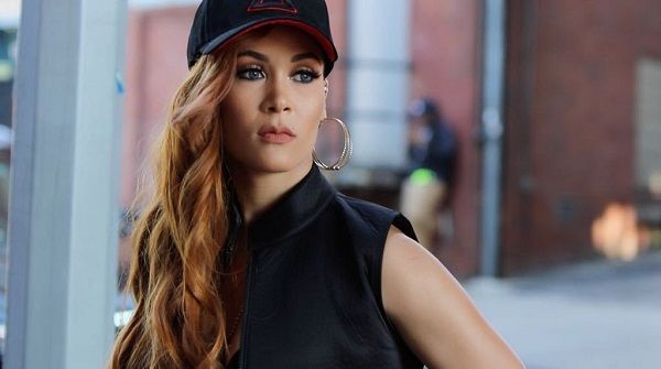 La artista urbana Rachel “La Fresita” estrena el tema “Flojo” en New York y recibe lluvias de críticas por provocar a los Hombres