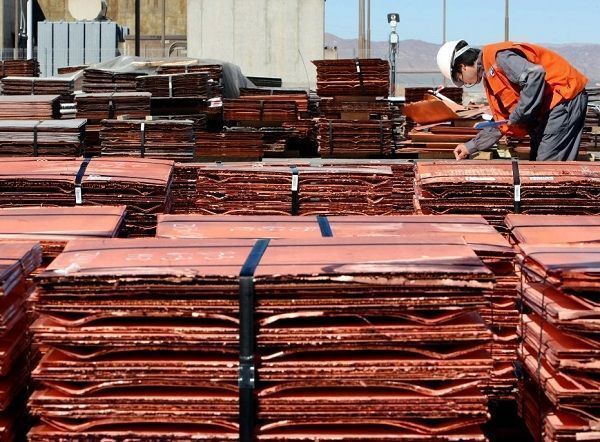 Caída precio cobre supera los US$1.000 tonelada
