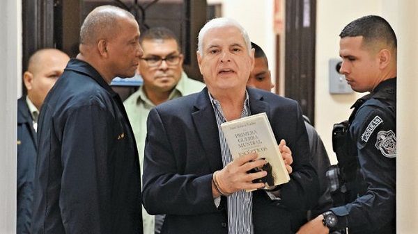 El expresidente panameño Ricardo Martinelli preso como un príncipe en Panamá