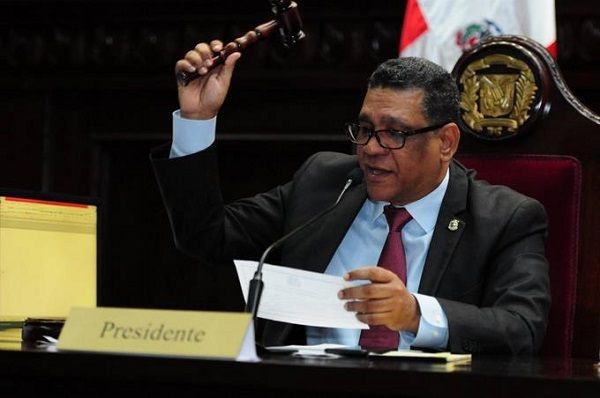 Separan tema de aborto del proyecto Código Penal
