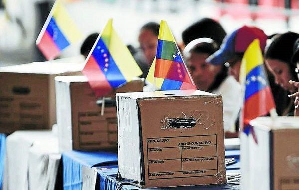 Venezuela convoca a elecciones municipales para diciembre