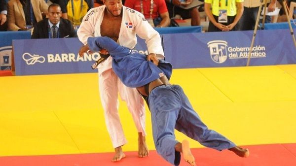 Tenis, lucha y boliche buscan hoy medallas