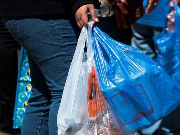 Chile prohíbe uso de bolsas plásticas