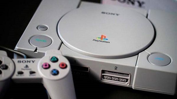 Sony anuncia PlayStation Classic, una versión mini de su icónica consola FacebookTwitterLinkedInGo