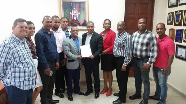 Presidente de la Unión Deportiva de S.C. visita al Gobernador Julio Cesar Diaz