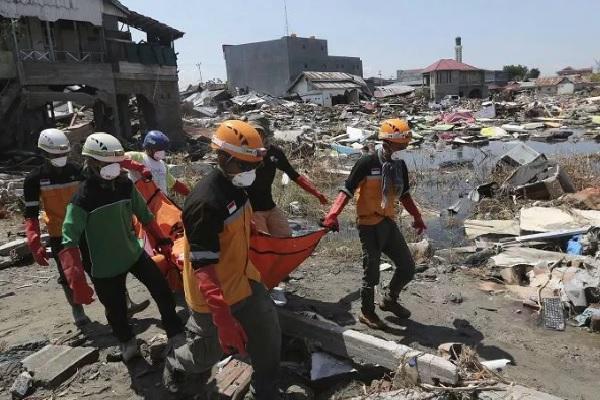 Suman 17 fallecidos por terremoto en Haití