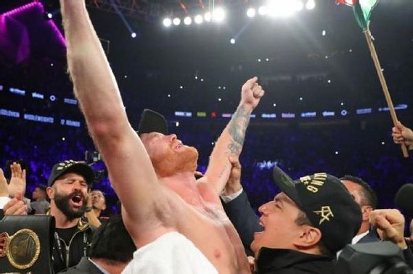 Canelo Álvarez buscará ser el décimo tricampeón mexicano