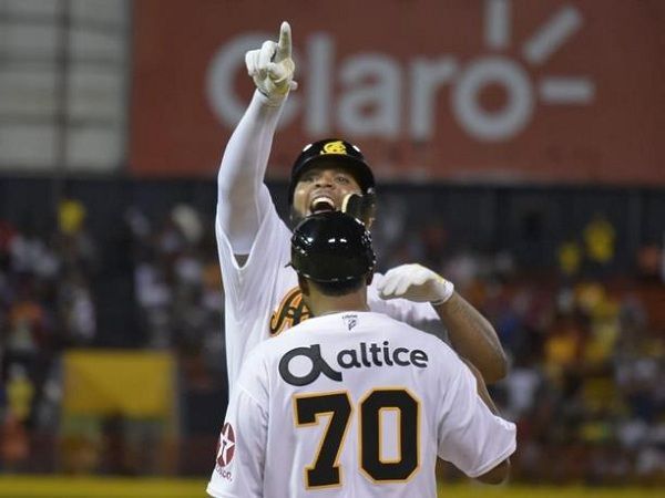 Edwin Espinal decide victoria de las Aguilas sobre el Licey en apertura del torneo invernal