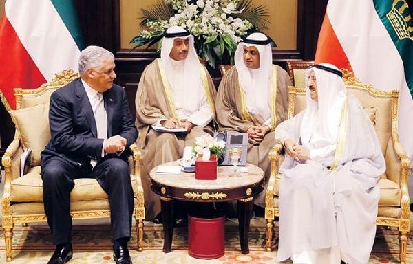 Kuwait dará apoyo económico al país tras reunión