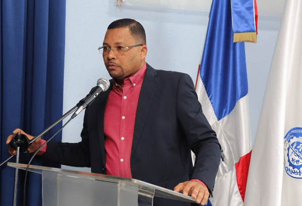 Presidente Cámara Comercio de San Cristóbal, Emmanuel Dionicio, Condena Violencia Contra La Mujer