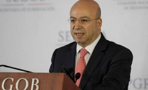Dos mil armas entran al día en México a través de la frontera con EEUU