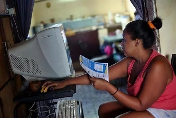 Cuba da nuevo paso hacia apertura de Internet con servicio de datos móviles