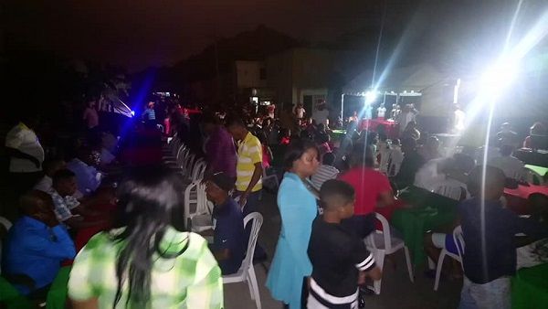 Alcalde Nelson Guillen, lleva cena navideña a barrios del municipio