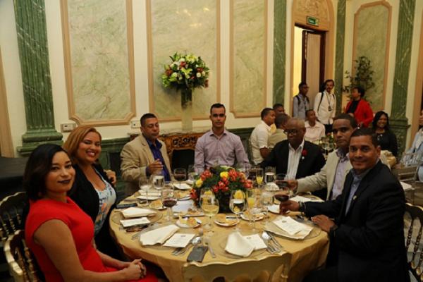 Comunicadores que participaro del encuentro