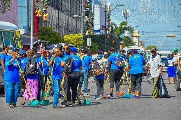 La Alcaldía dispone limpieza de la Duarte
