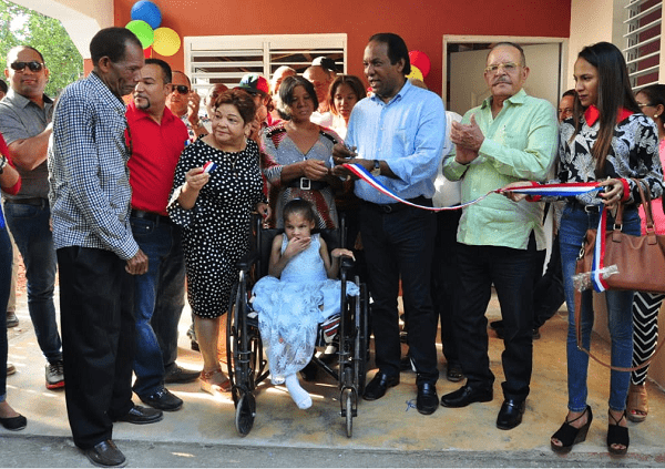 El Partido Cívico Renovador y Fundación Sirila Ozuna entregan vivienda en Pueblo Nuevo, Mao