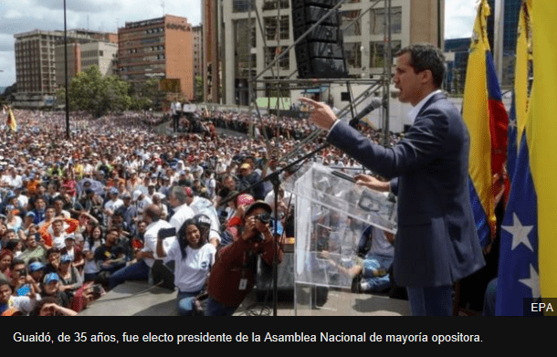 Juan Guaidó, presidente de la Asamblea Nacional de Venezuela, se juramenta como «presidente encargado» del país