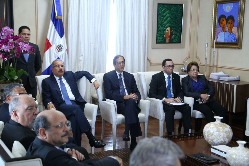 Funcionarios dicen a Danilo educación mejora
