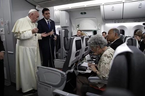 El papa dice le «asusta» un posible «derramamiento de sangre» en Venezuela