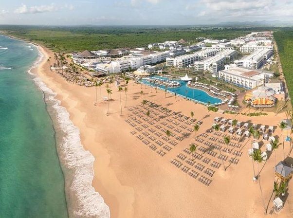 Empresa suministrará energía solar a dos hoteles en Uvero Alto, Punta Cana