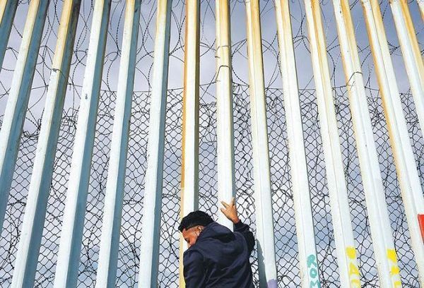 Trump quiere convencer que el muro es necesario
