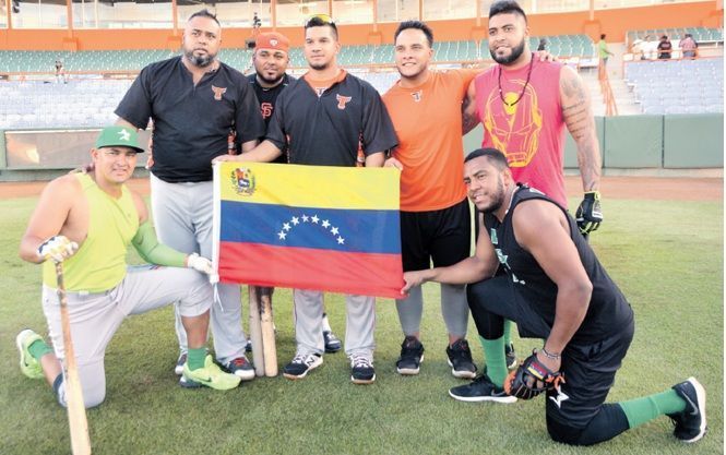 Peloteros venezolanos atentos situación de su país