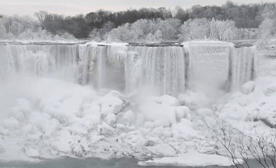 Se han congelado las cataratas del Niágara