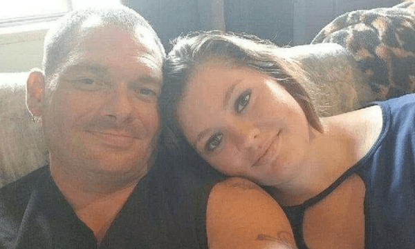 Joven confiesa que competía con su media hermana para tener sexo con su padre
