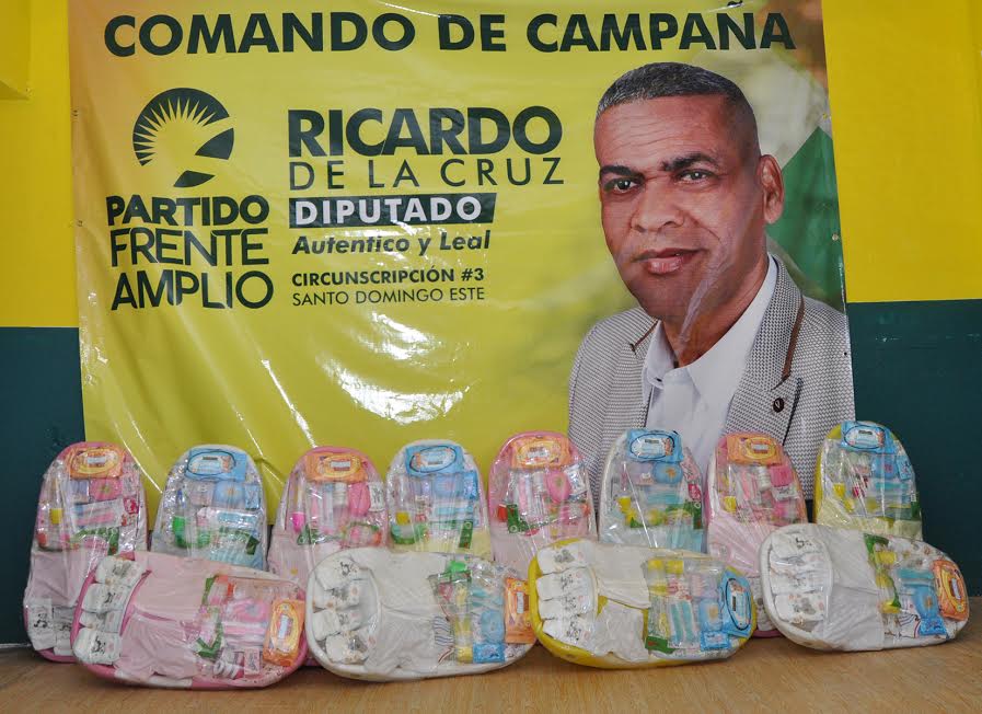 Decenas de embarazadas recibieron sus canastas