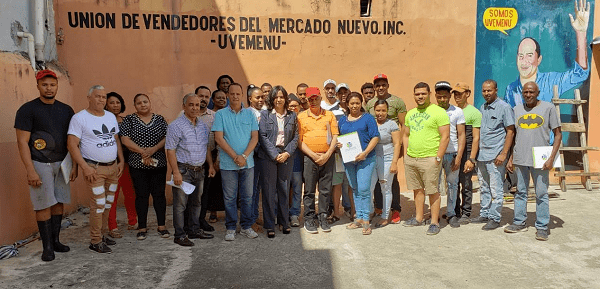 La entidad inicia intervención capacitando a los vendedores y exigiéndole la adecuación de sus espacios para la venta de alimentos.