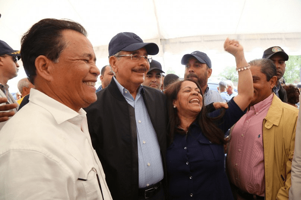 Visita Sorpresa de Danilo Medina aumentará ingresos tabacaleros de Villa González y cafetaleros de San José de las Matas