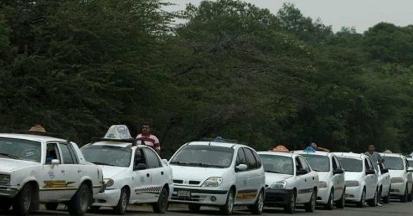 Escasez de gasolina podría agudizar la crisis en Venezuela
