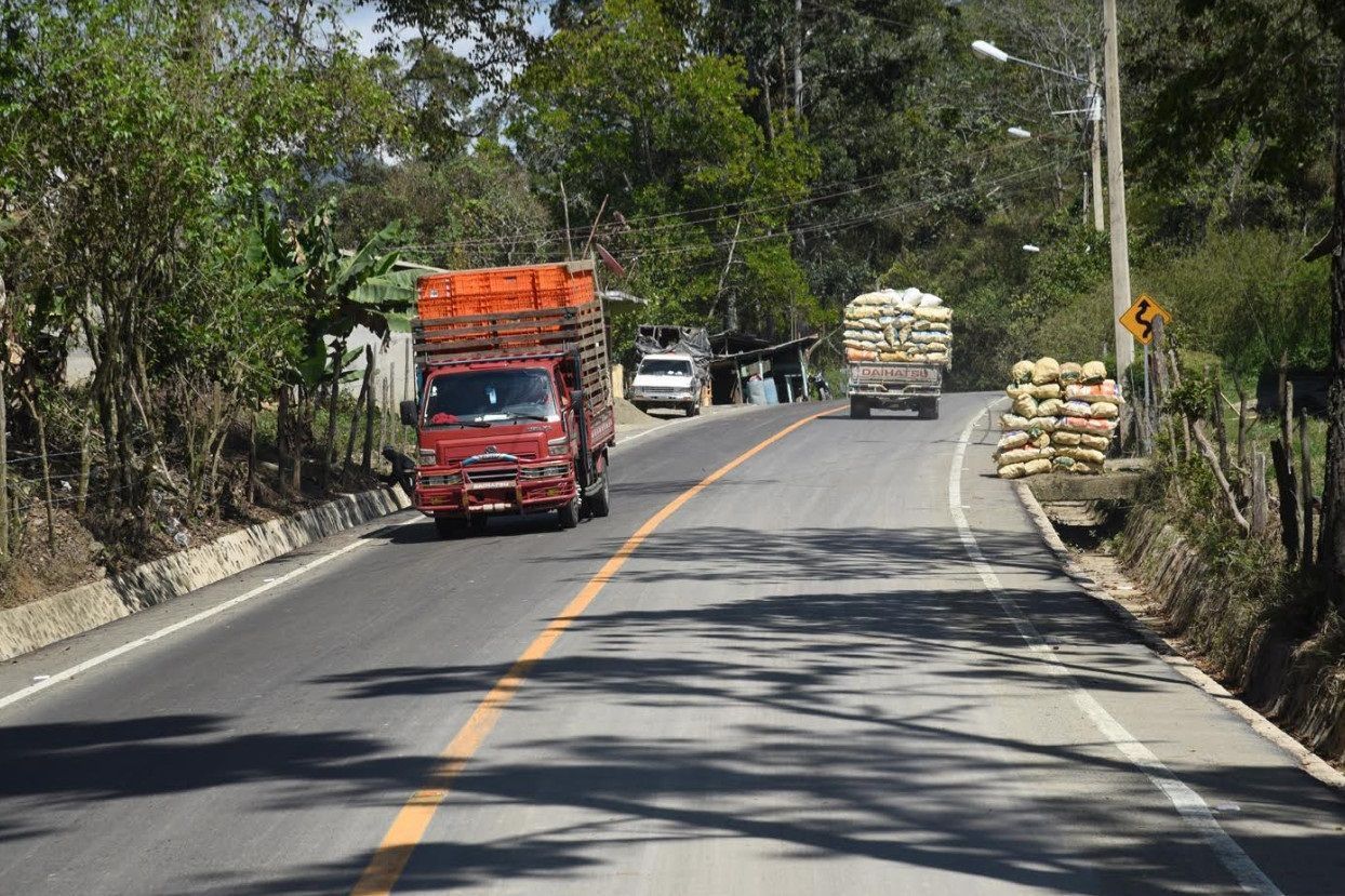 Presidente Medina deja en servicio nueva carretera Jarabacoa-Manabao-La Ciénaga