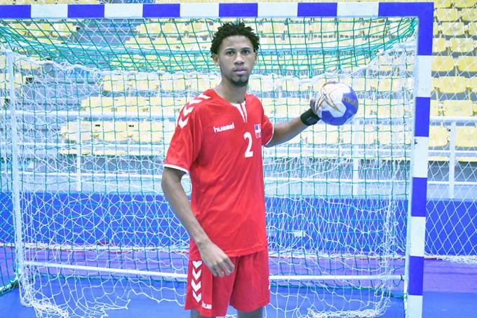 Manzanillo, el balonmano lo rescató de la calle