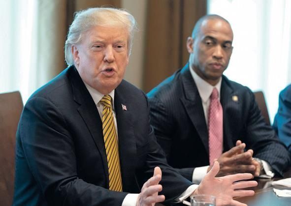 Trump le da un año a México para que actúe contra los migrantes